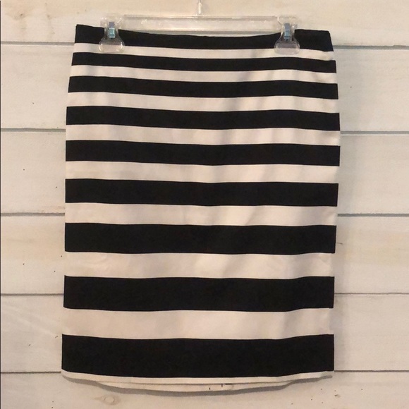 White House Black Market Skirt - Picture 1 of 2
